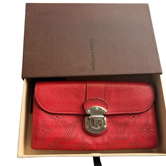 Louis Vuitton Amelia Red Monogram Mahina Leather Wallet - Picture 12 of 16
